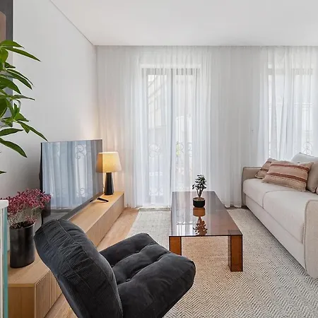 Brand New Luxurious 2-bedroom Duplex