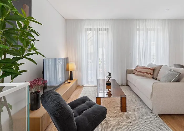 Brand New Luxurious 2-bedroom Duplex