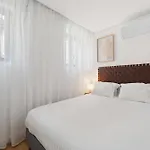 Brand New Luxurious 2-bedroom Duplex Apartament