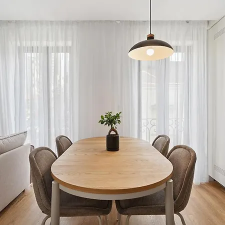 Brand New Luxurious 2-bedroom Duplex ポルト