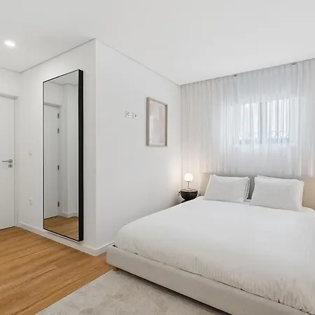 Brand New Luxurious 2-bedroom Duplex * ポルト