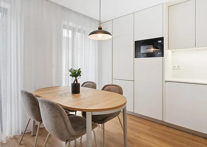 Brand New Luxurious 2-bedroom Duplex Apartman