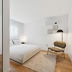Brand New Luxurious 2-bedroom Duplex * Oporto