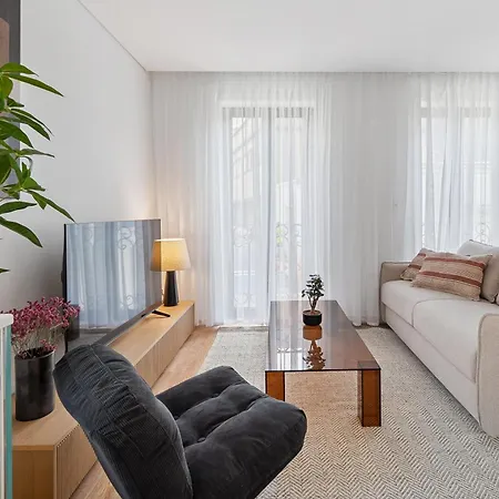 Brand New Luxurious 2-bedroom Duplex